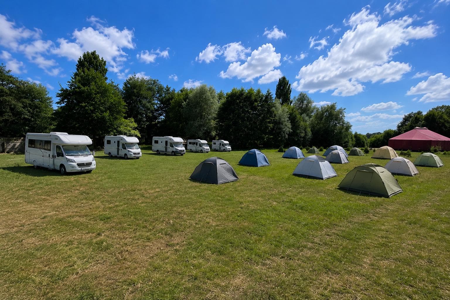 Emplacements camping-car et tentes du Presbytère
